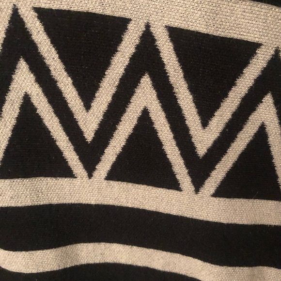 Forever 21 poncho - Picture 3 of 3